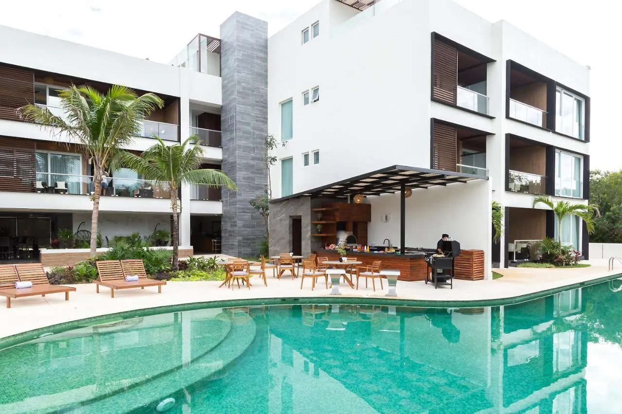 אקומל Solmare Apartments & Suites