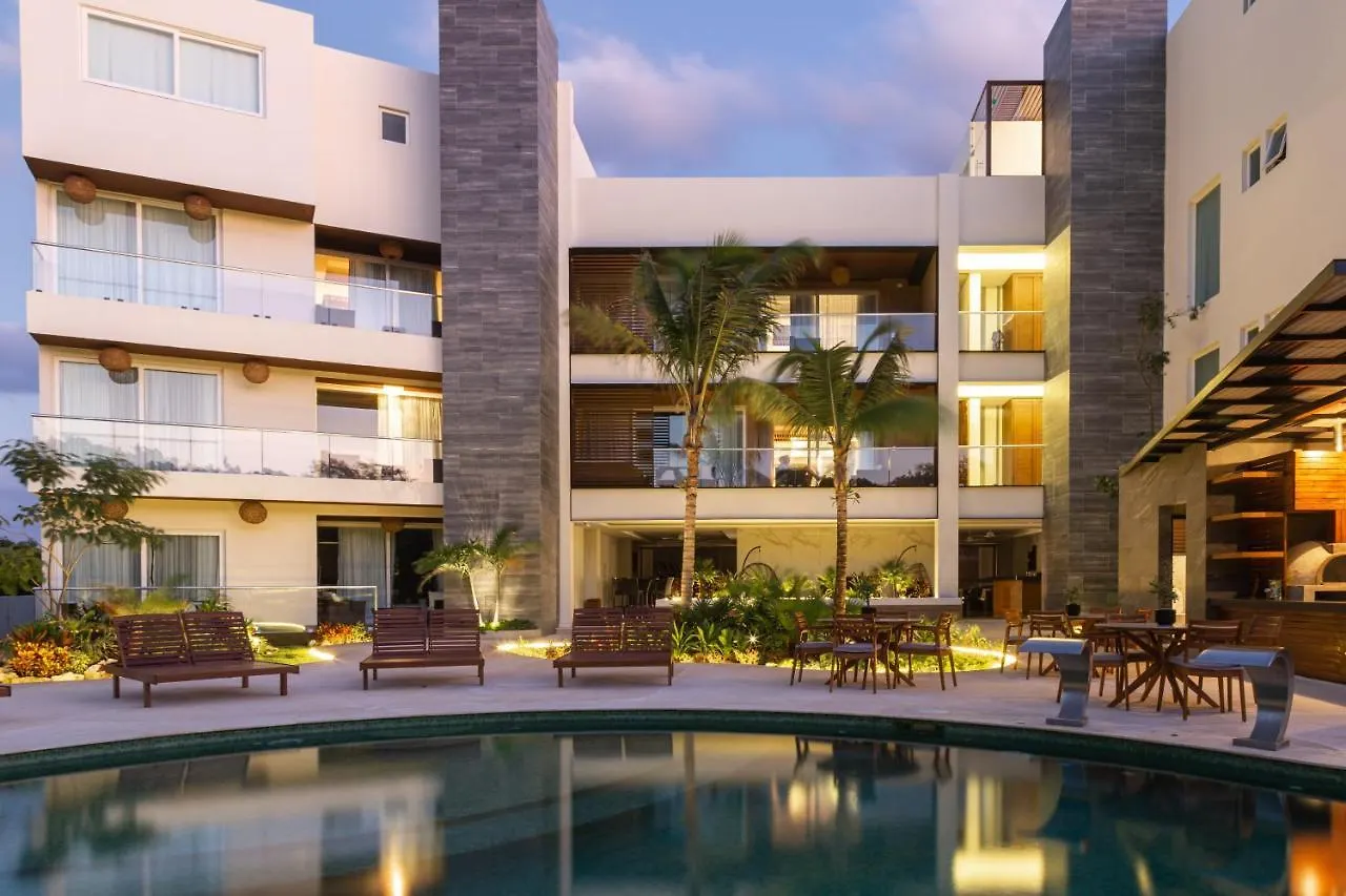 אקומל Solmare Apartments & Suites