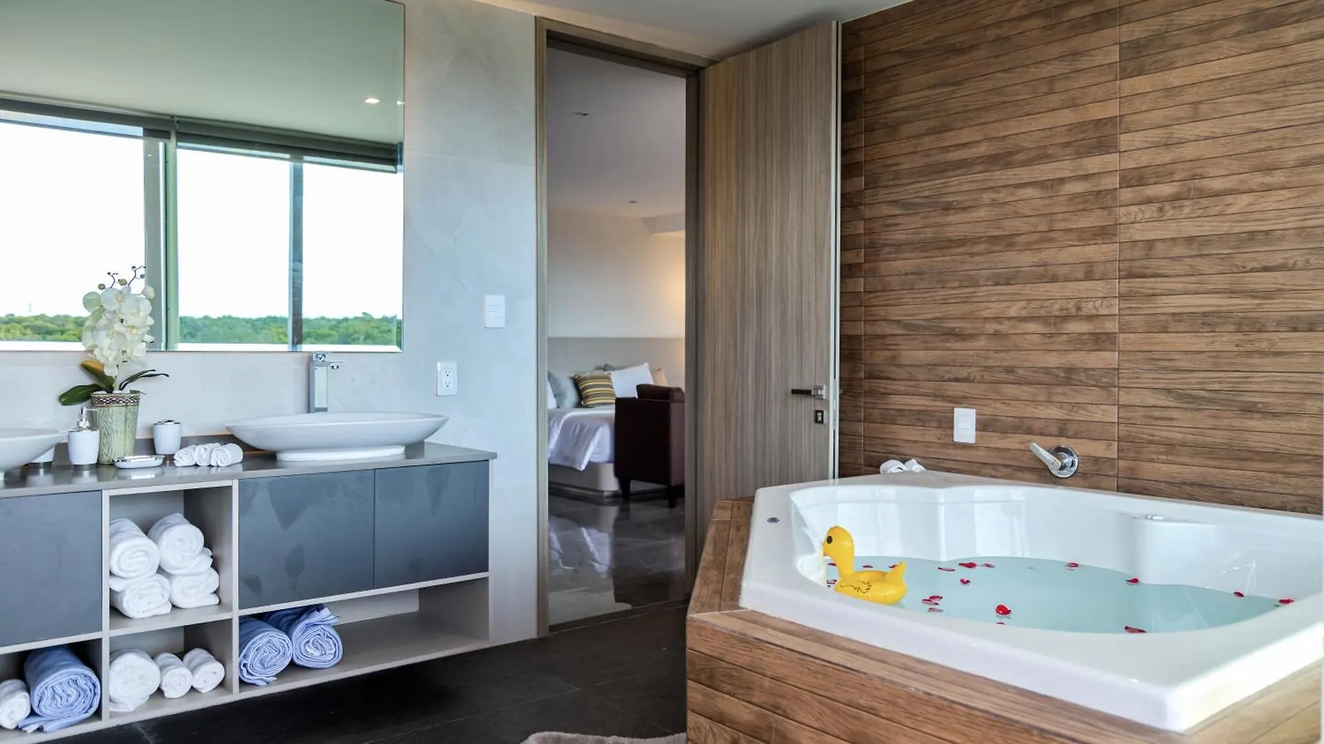 אקומל Solmare Apartments & Suites