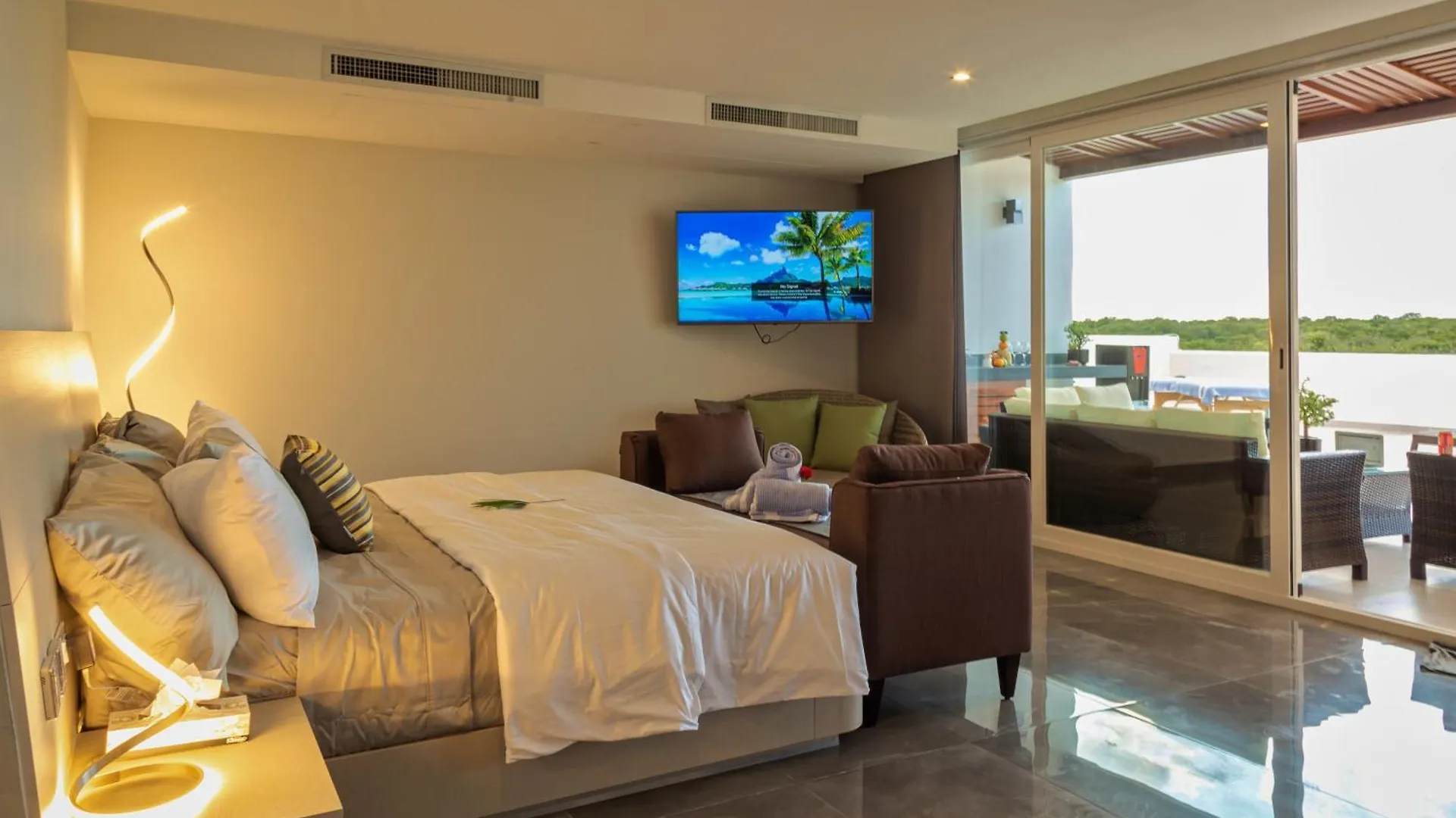 אקומל Solmare Apartments & Suites